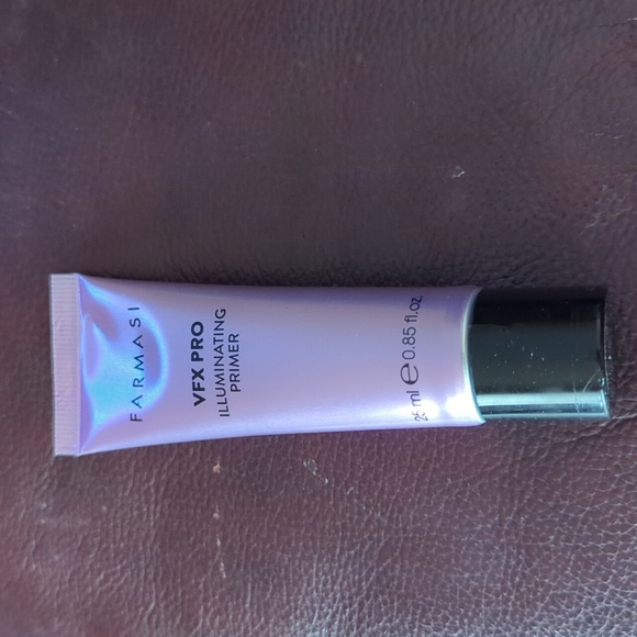 Primer. Pre-makeup for a beautiful finish! - Picture 2 of 8